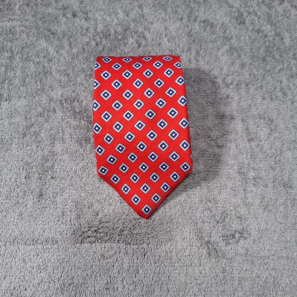 Brooks Brothers Red and Blue Diamond Pattern Silk Tie Made USA Professional